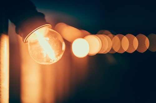 image showing a light bulb in bokeh style